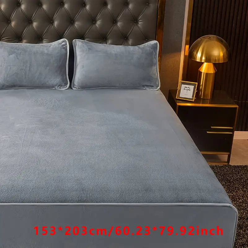 Luxurious Milk Fleece Queen Fitted Sheet - Cozy Grey