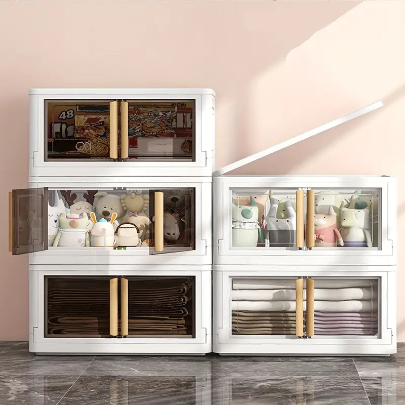 Decluttering made easy with the help of a transparent folding storage box