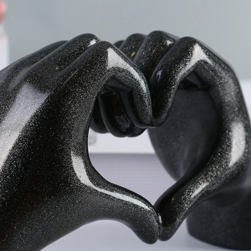 Nordic Style Heart Gesture Sculpture Resin Abstract Hand Love Statue Figurines Wedding Home Living Room Desktop Ornaments
