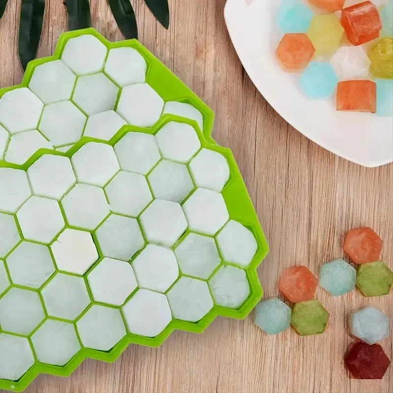 2 pcs Silicone Honeycomb Ice Cube Tray with Lid