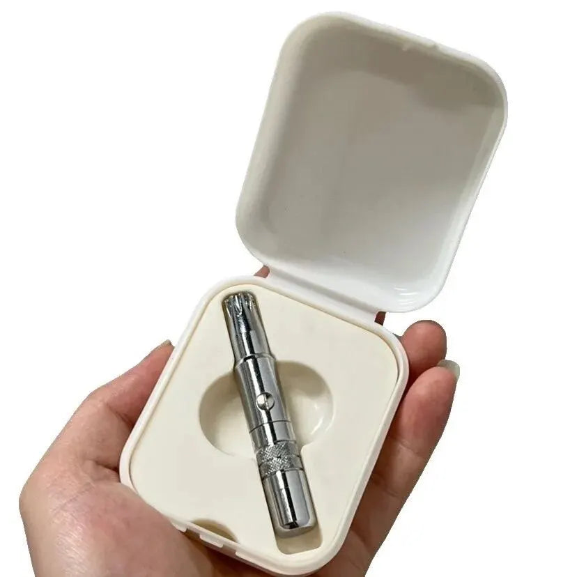 Smooth And Clean Stainless Steel Manual Nose Hair Trimmer for Men Silver