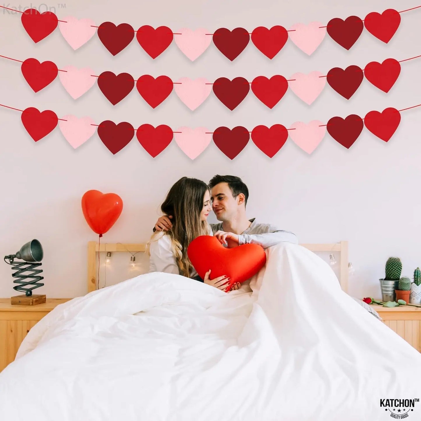 Festive Love - 4pcs Pre-Assembled Felt Heart Garland Banner for Valentine's Day Deco