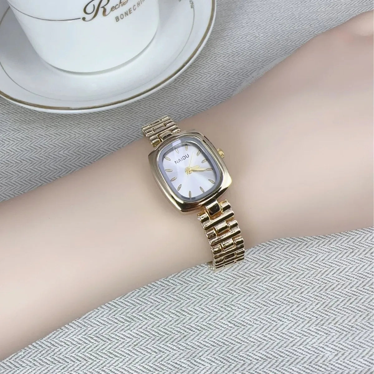 Vintage Ladies Quartz Watch Oval Stainless Steel