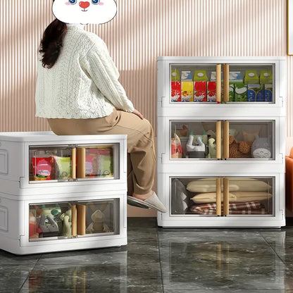 Decluttering made easy with the help of a transparent folding storage box