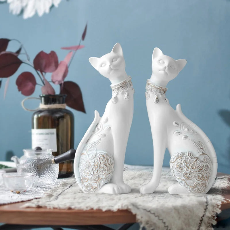 Set of 2 Decorative Resin Cat Statues for Home Decor & Creative Wedding Gifts