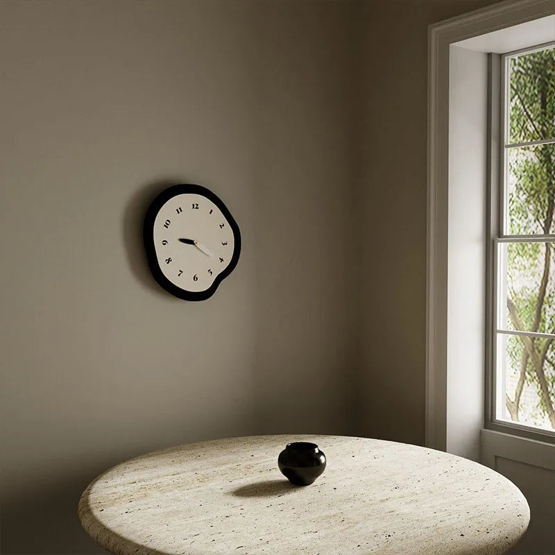 MOMO Scandinavian Wall Clock