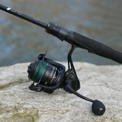 5000 Series Spinning Fishing Reel with Carbon Drag System Black