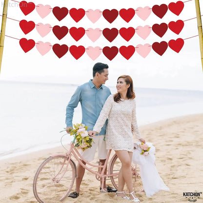 Festive Love - 4pcs Pre-Assembled Felt Heart Garland Banner for Valentine's Day Deco