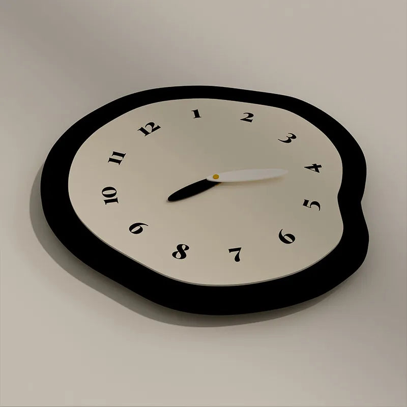 MOMO Scandinavian Wall Clock