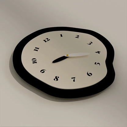 MOMO Scandinavian Wall Clock