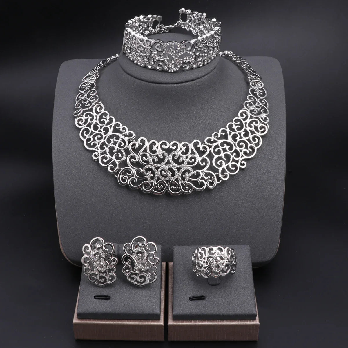 Jewelry Set Necklace Earrings Ring Bracelet (Gold)
