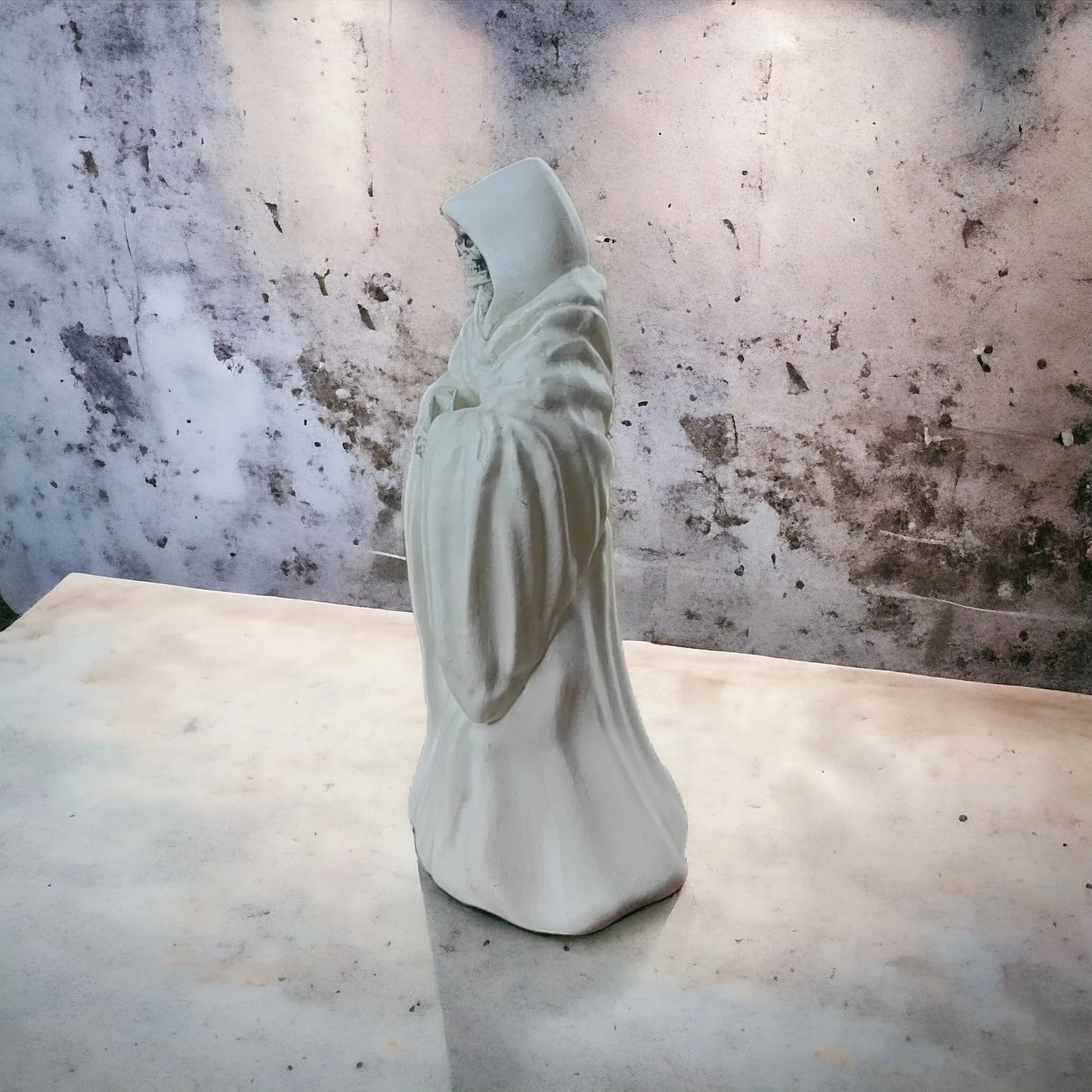 White Skull Statue Halloween Garden Decor Resin