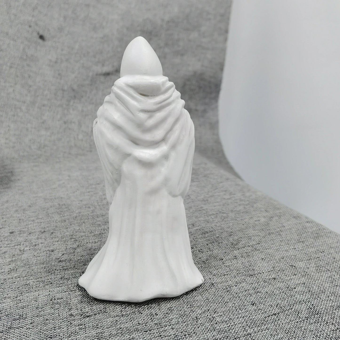 White Skull Statue Halloween Garden Decor Resin